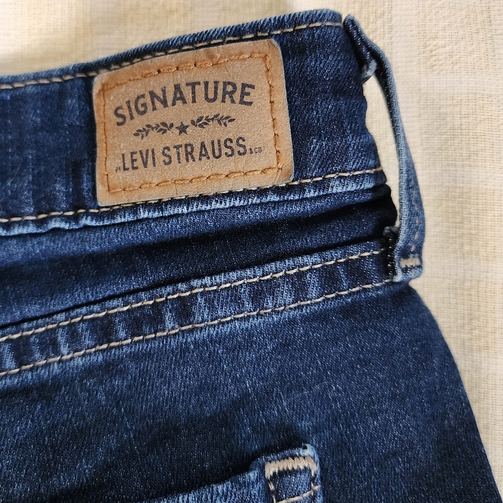 Size 12 Levi Strauss Denim Shorts - Picture 4 of 6